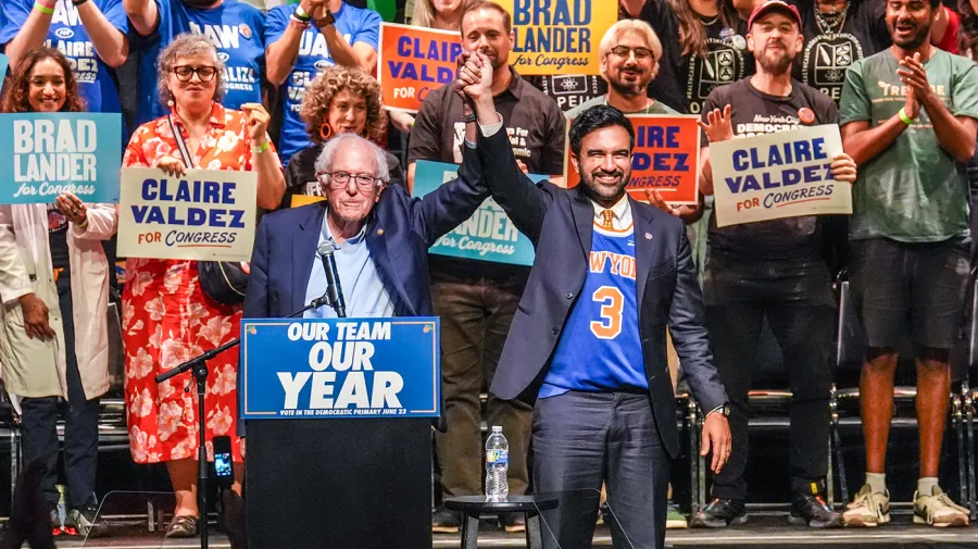 Bernie Sanders: Mamdani'nin Politikaları Trump'la Karşılaştırın