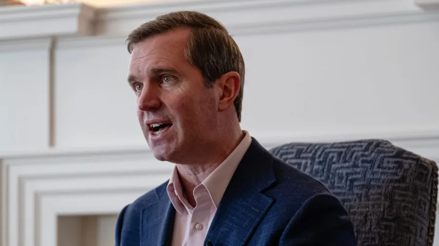 Beshear'dan McConnell'e sağlık eleştirisi