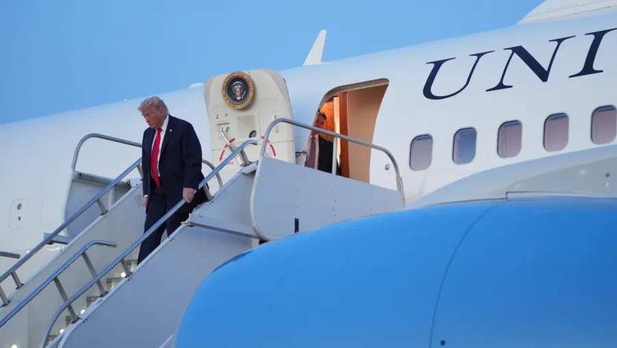 Beyaz Saray, 1990'dan beri kullanılan Air Force One uçağına veda etti