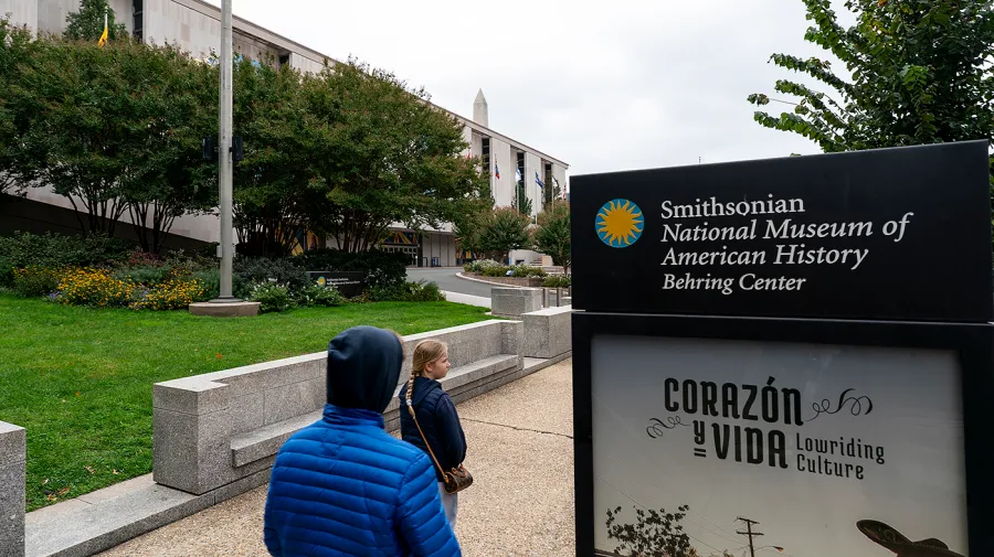 Beyaz Saray'dan Smithsonian müzesine 'aşırılık' suçlaması