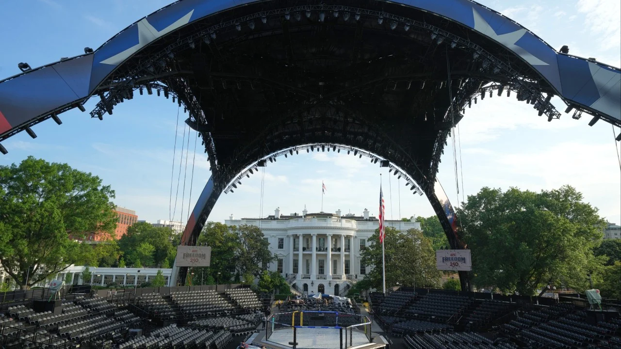 Beyaz Saray'da Dövüş Arenası: Trump 80. Yaşını Kafes Maçıyla Kutluyor
