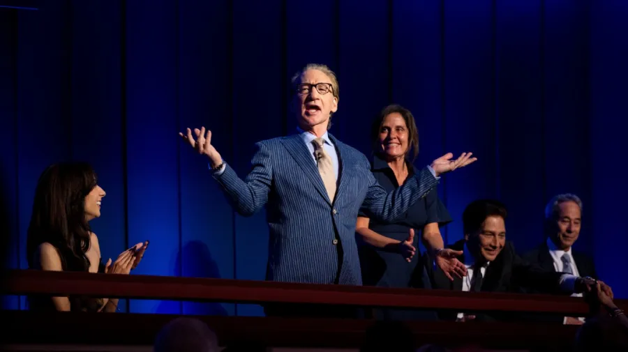 Bill Maher'a Kennedy Center'da Partizan Ötesi Destek