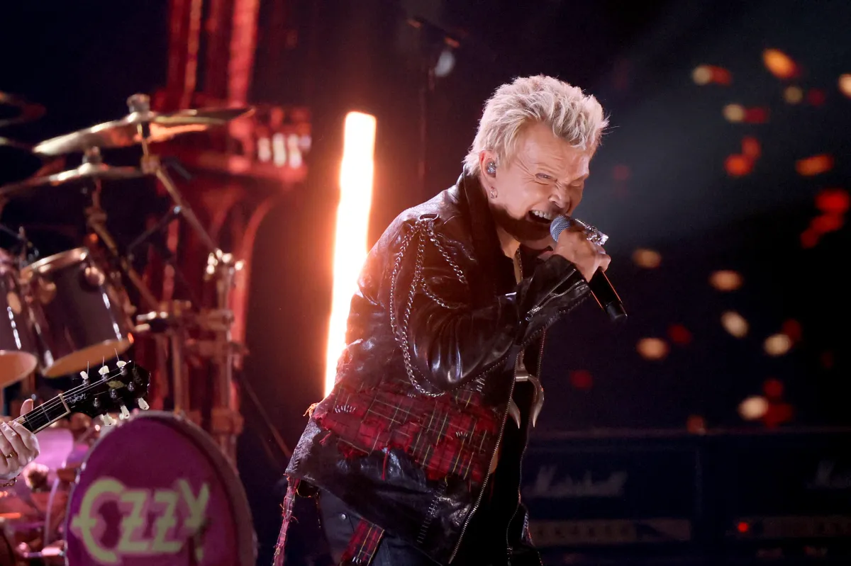 Billy Idol: 'White Wedding' Düğünde Çalınmamalı