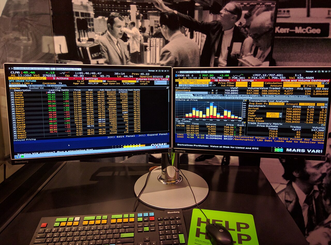 Bloomberg, Özel Piyasalarda Canoe Intelligence'ı Satın Alıyor