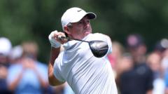 BMW Championship'te McIlroy yükseldi, Clark liderliği korudu