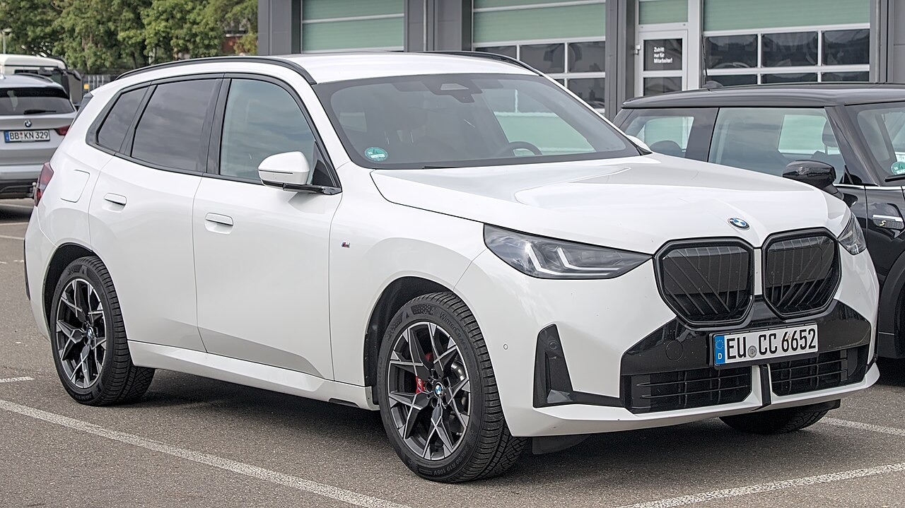 BMW, İran savaşı ve Çin pazarı endişeleriyle kâr tahminini düşürdü