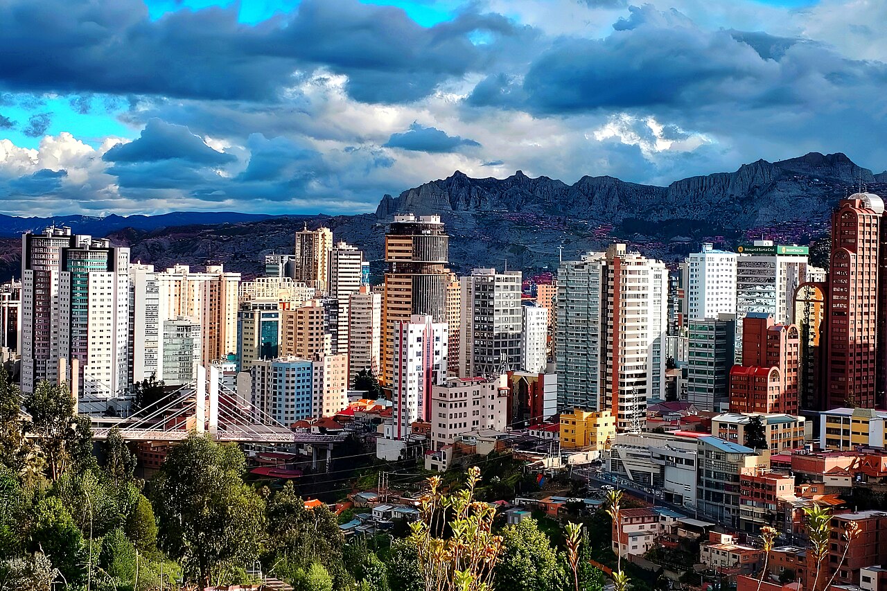 Bolivya'da ekonomi bakanı görevden alındı