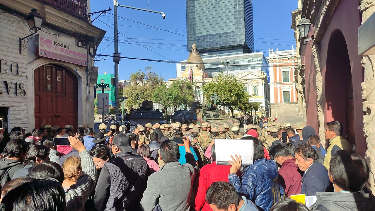 Bolivya'da Kongre, Devlet Başkanı'na Protestoları Bastırmak İçin Ordu Kullanma Yetkisi Verdi