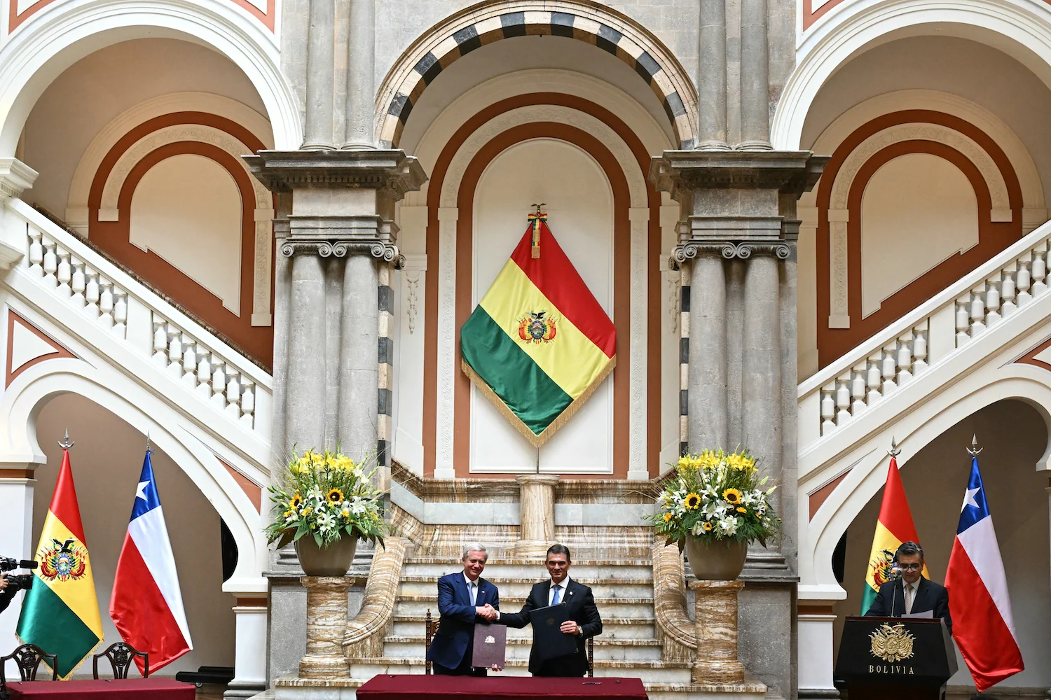 Bolivya ve Şili On Yıllar Süren Anlaşmazlığı Çözüyor