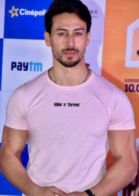 Bollywood Yıldızı Tiger Shroff'a Mumbai'de Silahlı Saldırı