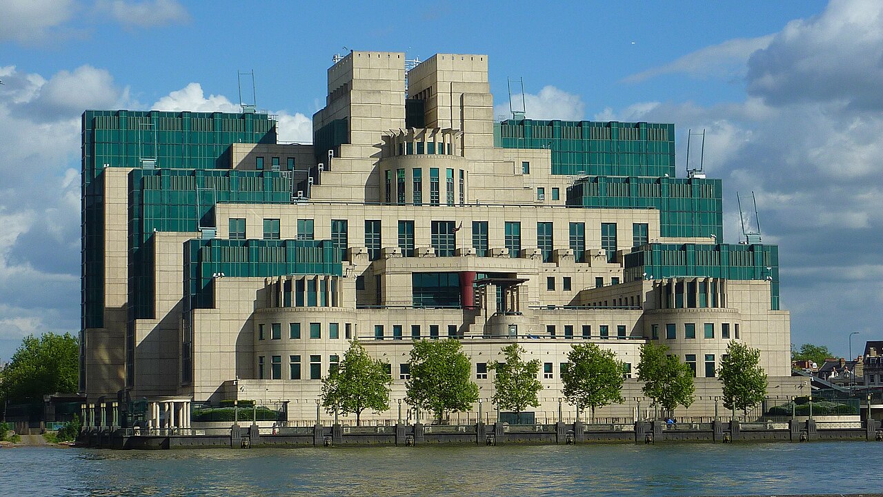 Bond etkisi mi? MI6 neden dünyanın ilgisini çekiyor