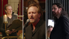 Bono, Eddie Vedder ve Hozier, Glen Hansard'ın Cenazesinde