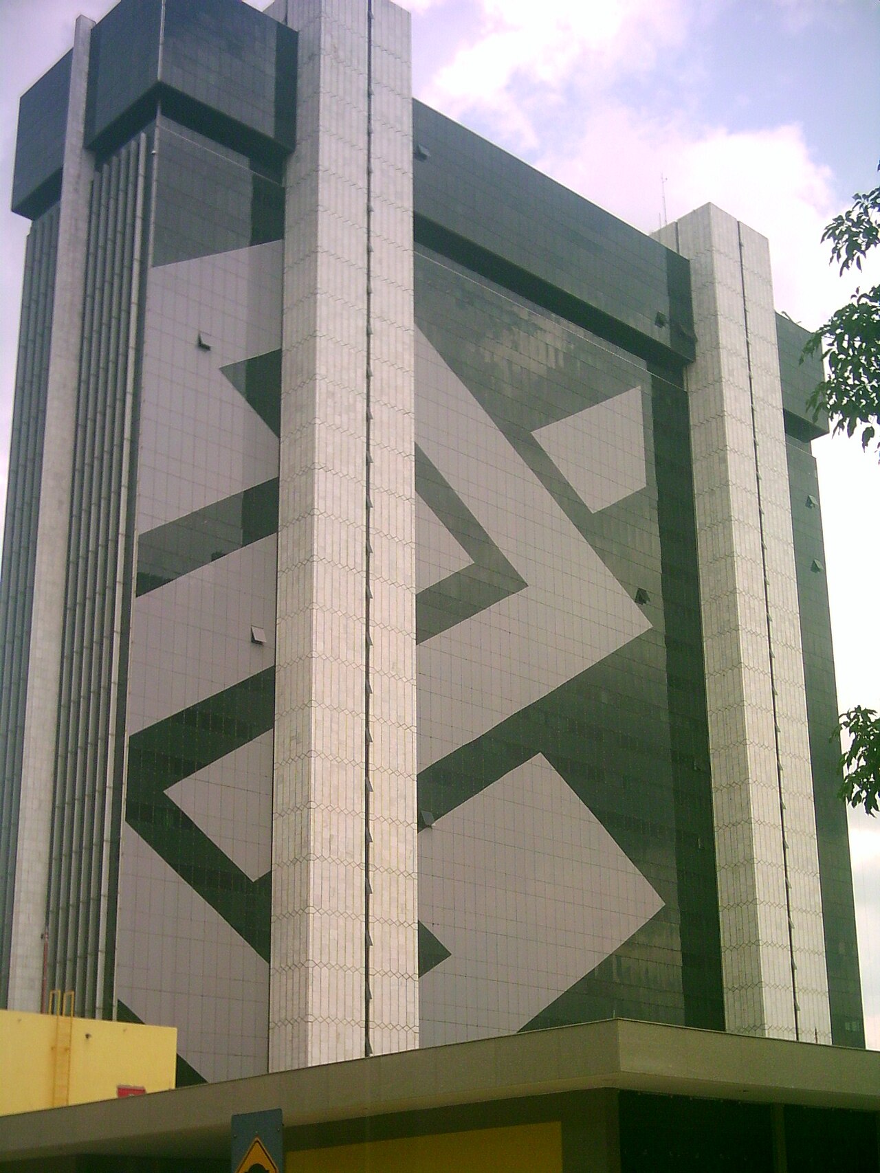 Brezilya Bankaları Hedge Fon Yıldızlarını Kapıyor