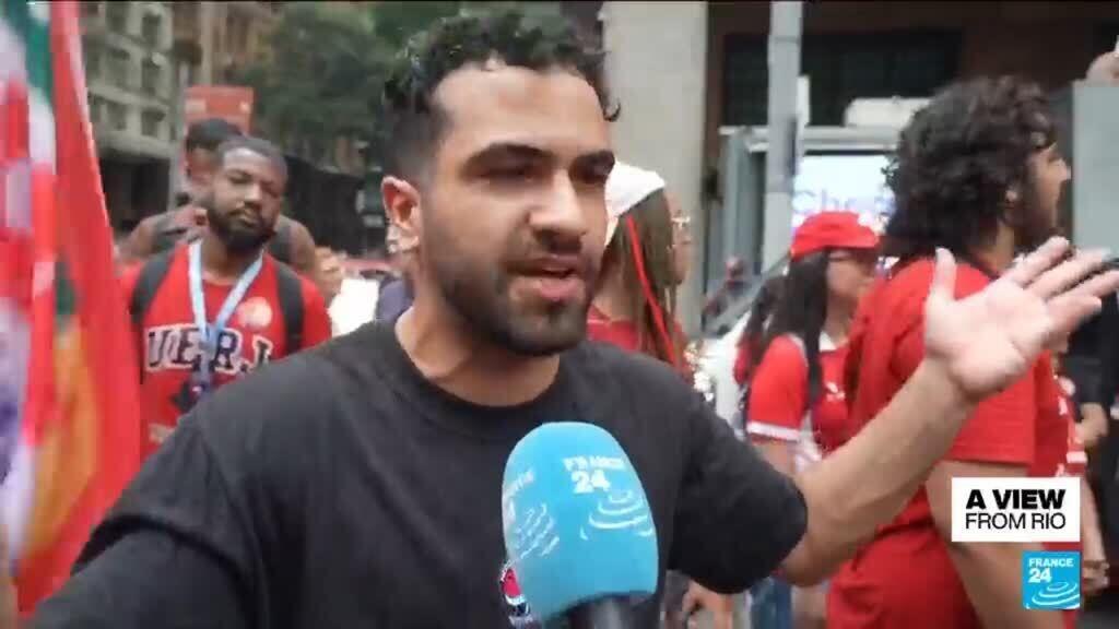 Brezilya'da binlerce genç Bolsonaro'nun dönüşünden endişeli