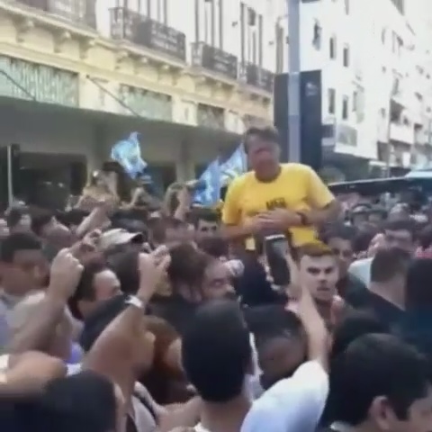 Brezilya'da Bolsonaro İçin Binlerce Kişi Sokakta: Lula ile Sıkı Yarış