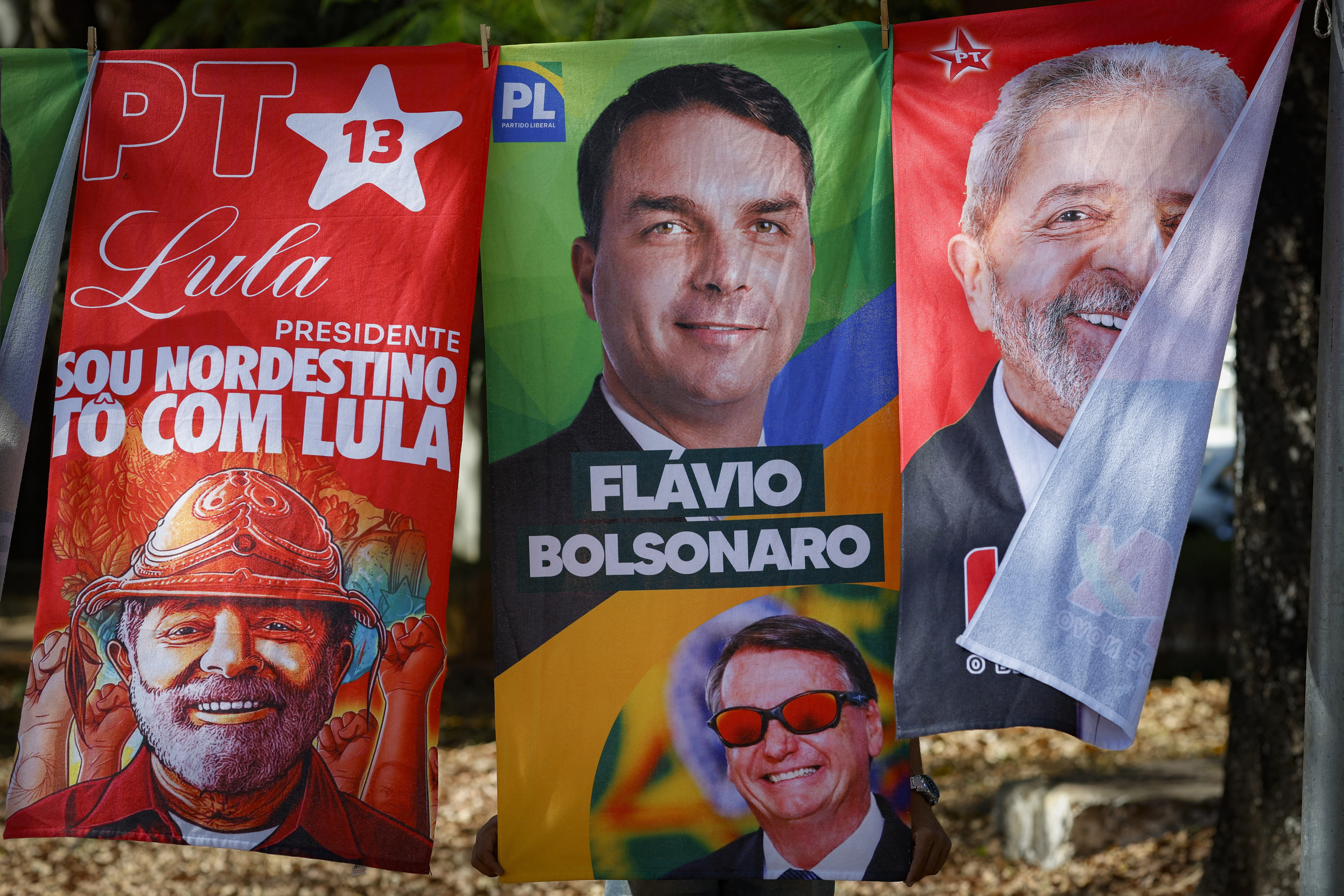 Brezilya'da Lula-Bolsonaro Rövanşı: Oğul Flávio Karşısında