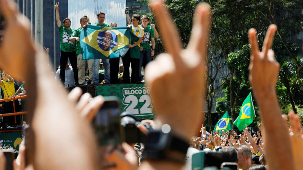 Brezilya'da Seçim İkinci Tura Kaldı: Bolsonaro-Lula Yarışı Kıl Payı