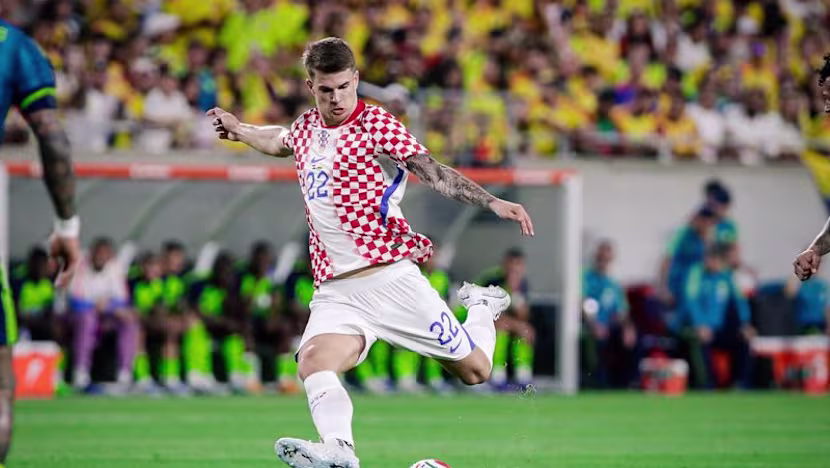 Brighton, Tottenham'dan Hırvat stoper Vuskovic'i transfer etti