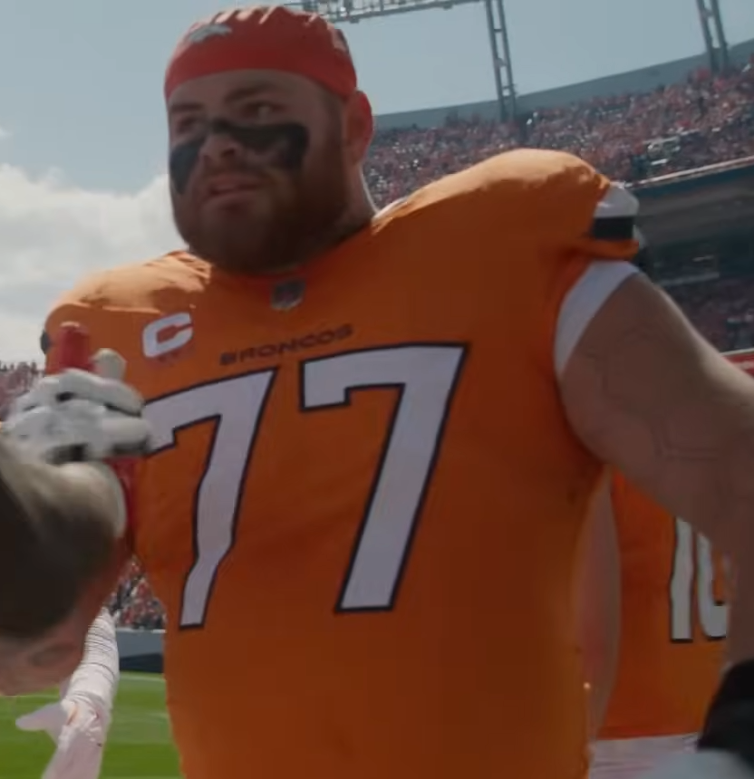 Broncos oyuncusuna NFL'den şok test: Aaron Donald'ı yere serdi