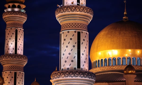 Brunei Sultanı İbrahim kabineyi yeniledi, oğlunu Dışişleri Bakanı yaptı
