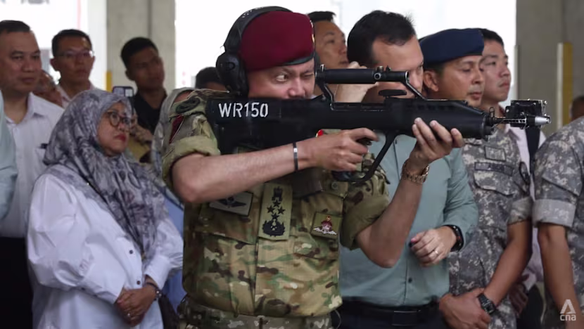 Brunei Veliahtı SAFTI City'de: Singapur'la 50 Yıllık Savunma İşbirliği