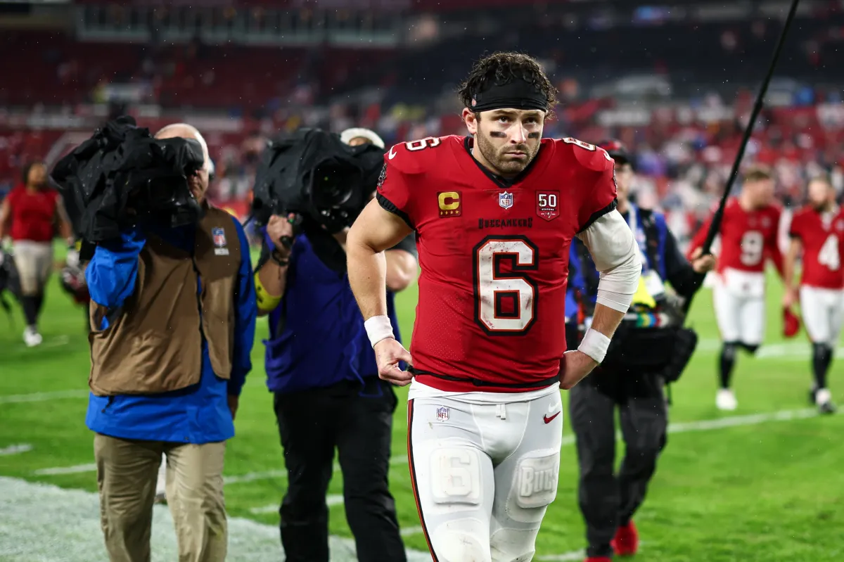 Buccaneers Çekirdeği Gemiyi Terk Ediyor