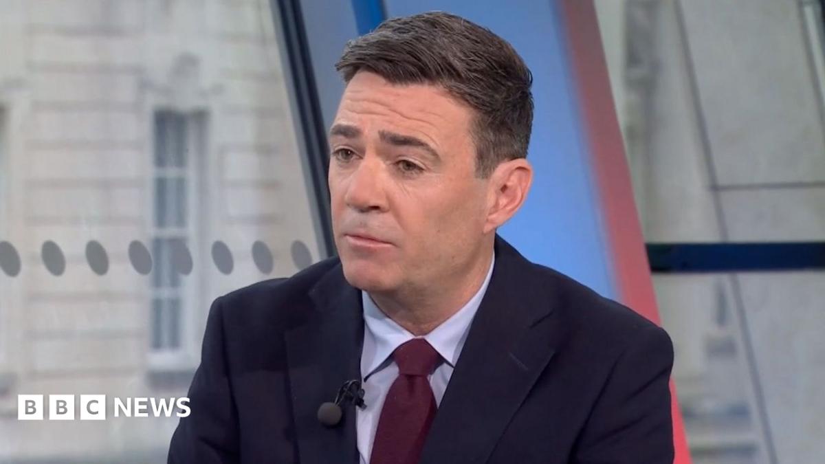 Burnham: 'Bozuk sosyal bakım eninde sonunda NHS'i çökertir