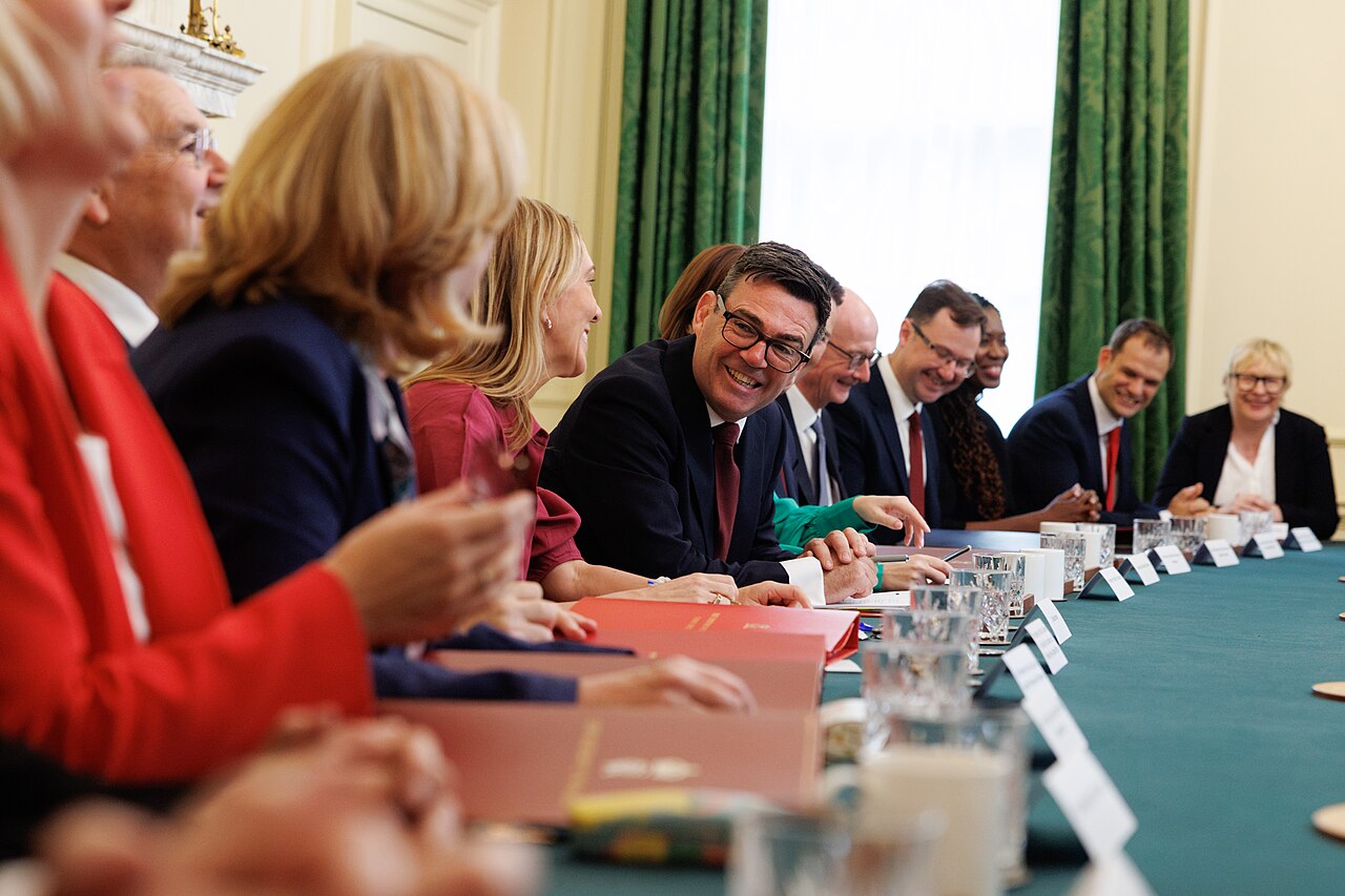 Burnham'ın Oxbridge ağırlıklı kabinesi: Sosyal hareketlilik mi, sınıf ilerlemesi mi