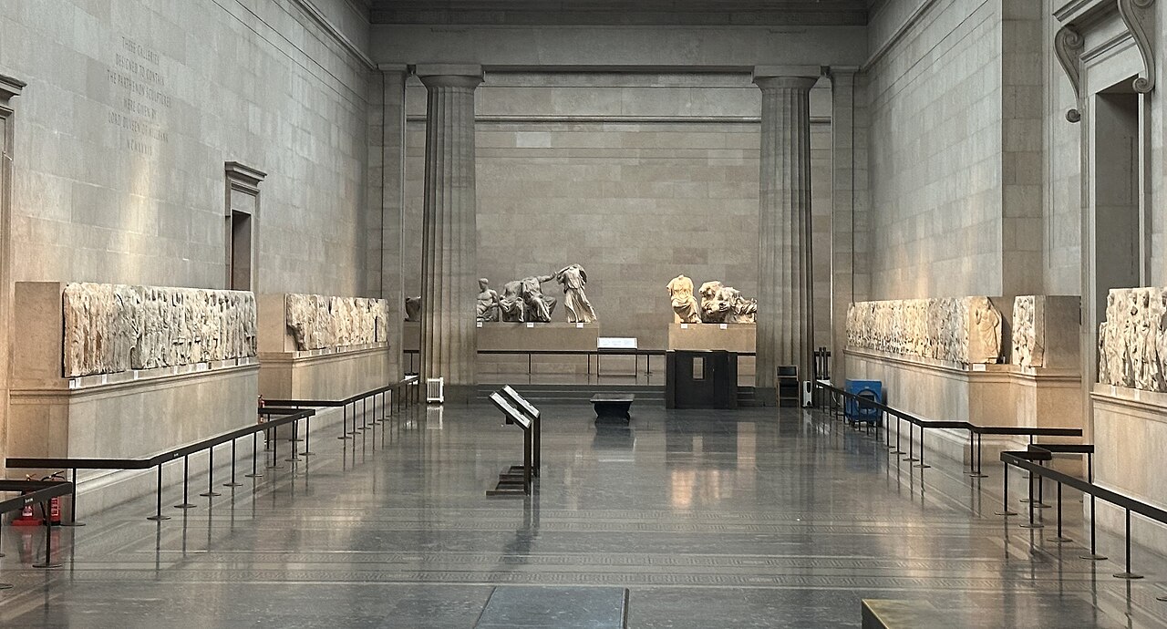 Burnham, Parthenon heykellerinin Yunanistan'a iadesinden geri adım attı
