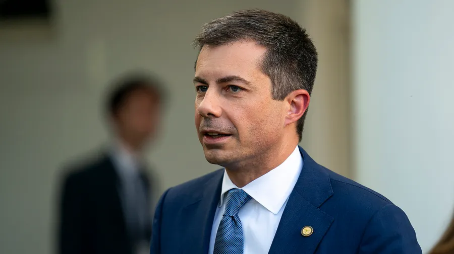 Buttigieg, Miller'a karşı yarışta Poindexter'ı destekliyor