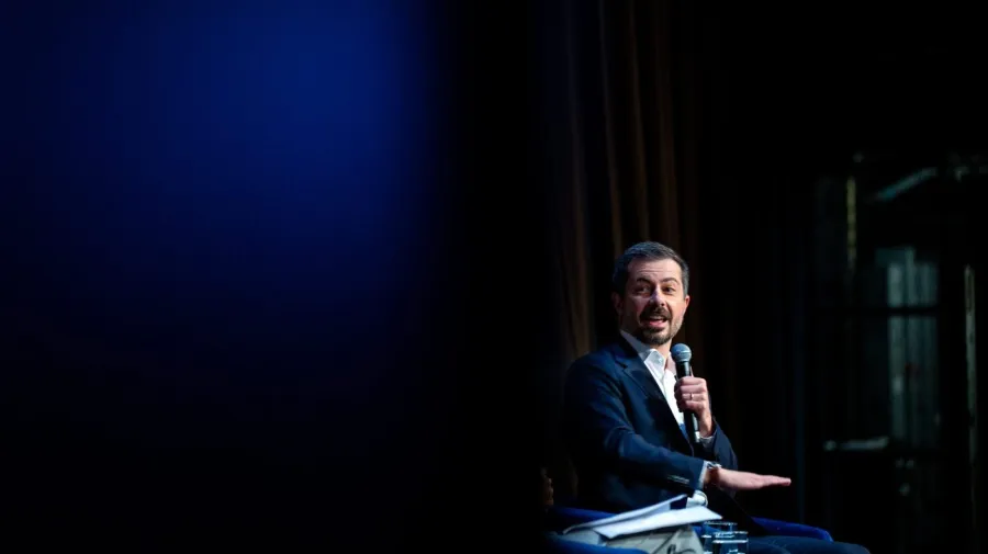 Buttigieg'den 'Washington'daki yolsuzluk karnavalı' suçlaması
