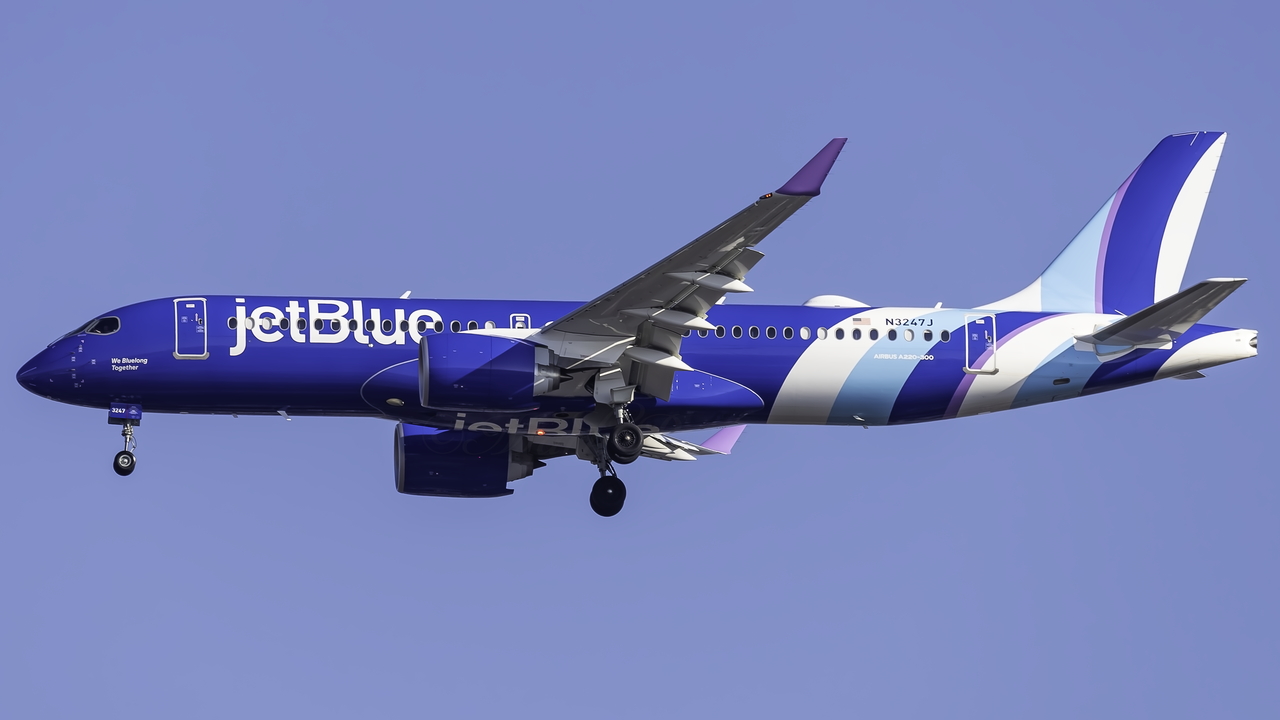 Buz Kütlesi Çatıyı Deldi, JetBlue Tazminat Ödeyecek