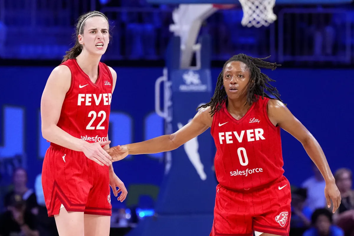Caitlin Clark'tan Kelsey Mitchell'in Tarihi Başarısına Tepki