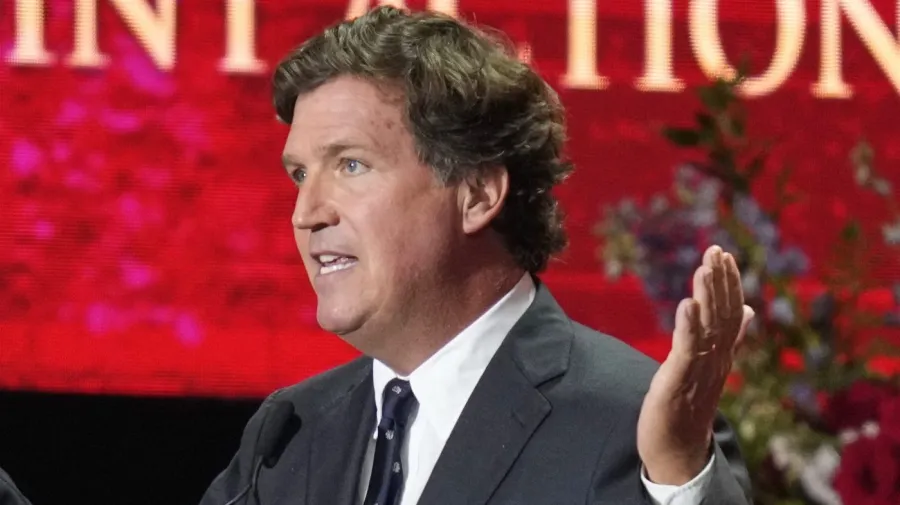 Carlson: Trump İran'ı 'Atlantic City büfesi' gibi satıyor