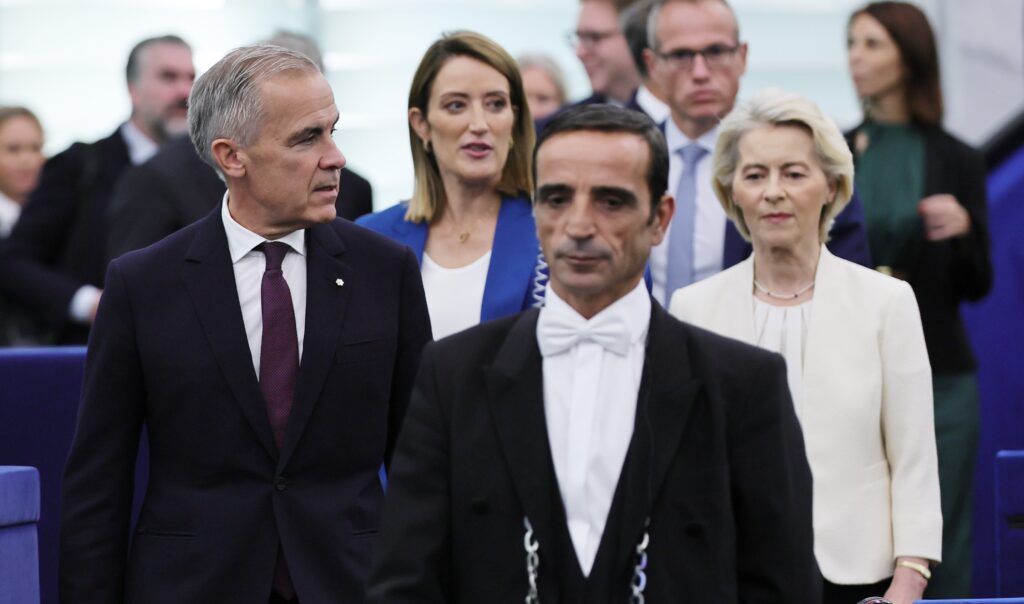 Carney ve Burnham: Trump'a Karşı Merkezci İttifak