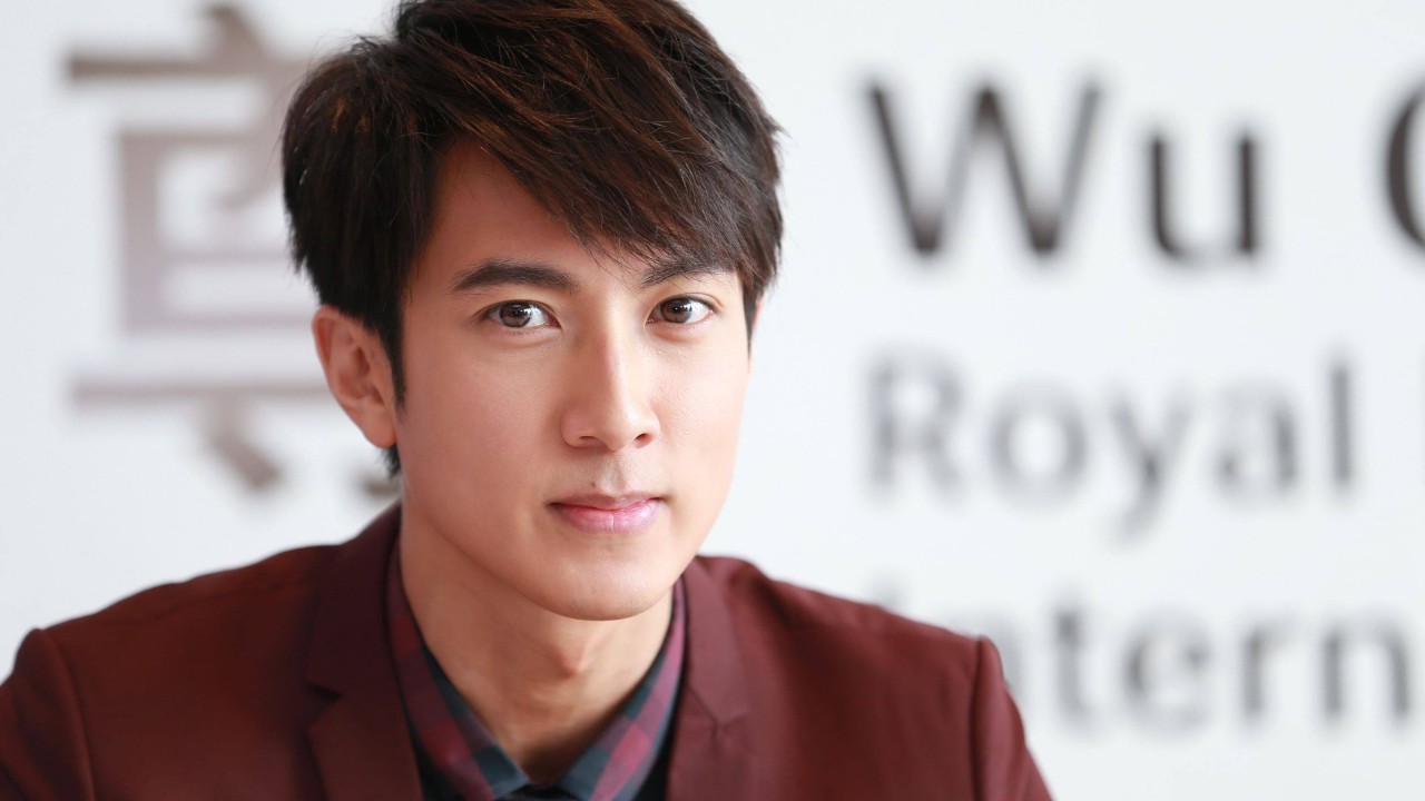 Cathay Pacific ünlü oyuncu Wu Chun'dan özür diledi