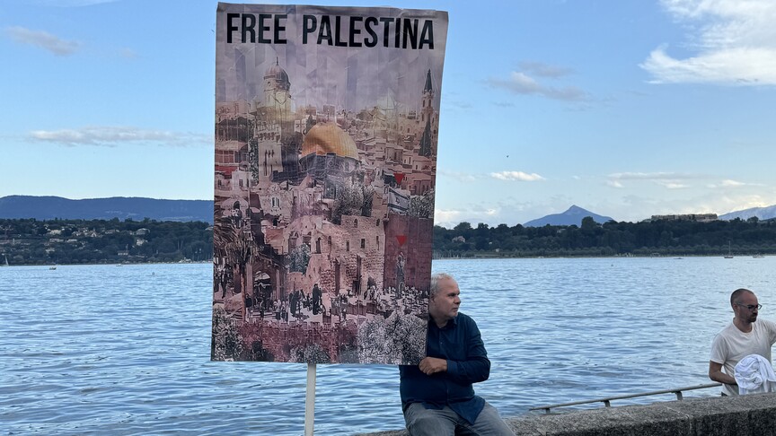 Cenevre Gölü'nde Filotilla, G7 Zirvesi'ni Protesto Etti