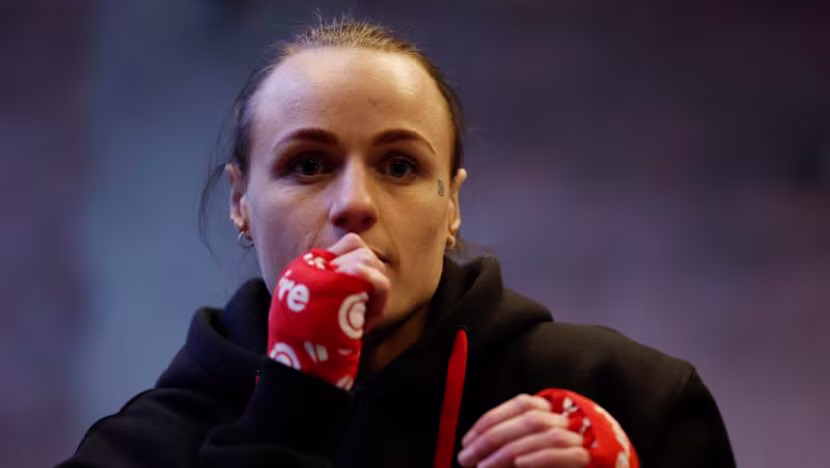 Chapman beyin kanaması geçirdi, acil ameliyatla hayata tutundu