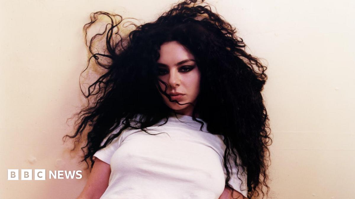 Charli XCX'in Portresi Ulusal Portre Galerisi'nde