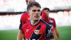Chelsea, Rayo Vallecano'nun Defansı Chavarria için Anlaşmaya Yaklaşıyor
