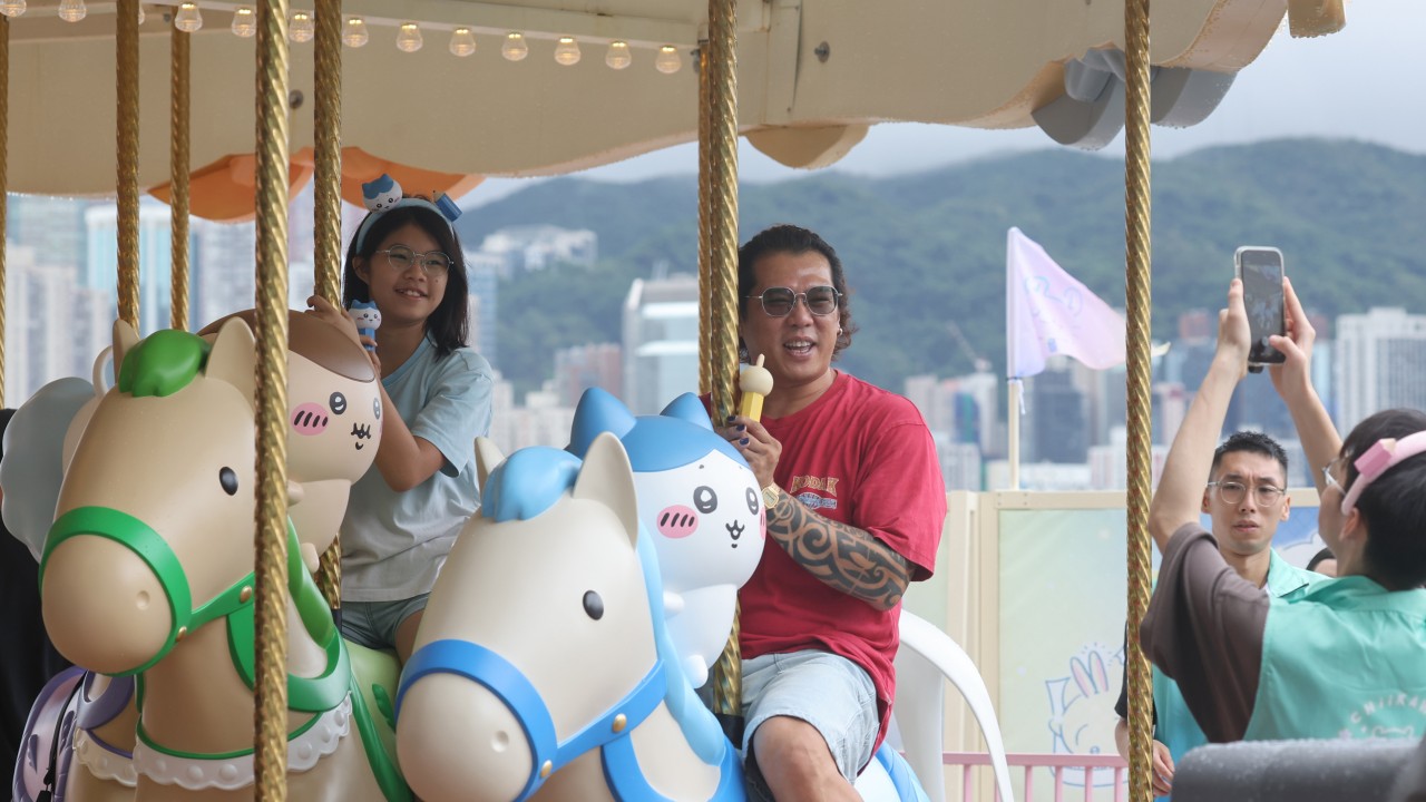Chiikawa hayranları yağmura aldırmadı: Hong Kong'da etkinlik iptaline rağmen büyük ilgi