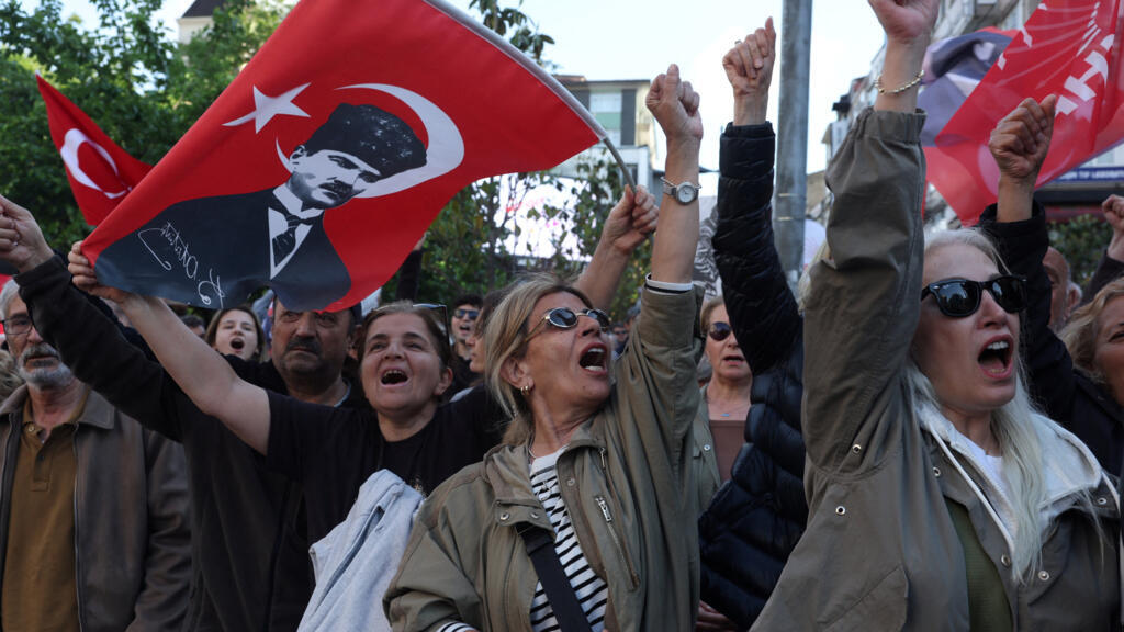 CHP: Avrupa güvenlik için demokrasiyi feda ediyor