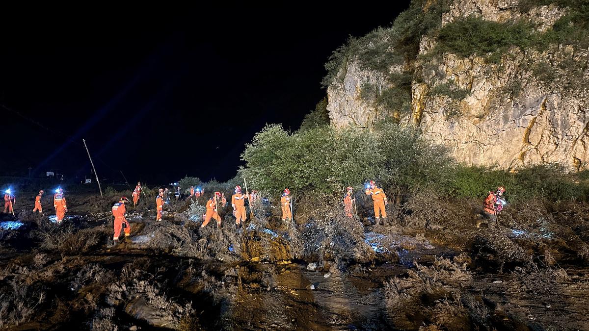 Çin'deki Ani Sel Felaketinde Ölü Sayısı 25'e Yükseldi