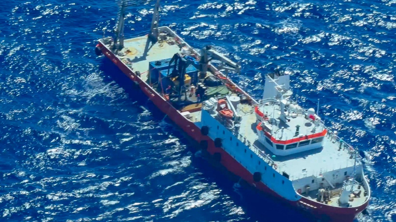 Çin araştırma gemisi Batanes açıklarında: Manila'da denizaltı kablo endişesi
