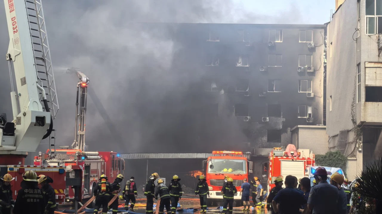 Çin'in Ayakkabı Üretim Üssünde Yangın: 28 Ölü