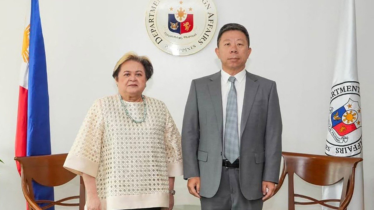 Çin Büyükelçisi Filipinler'e savaş tehdidi iddialarını reddetti
