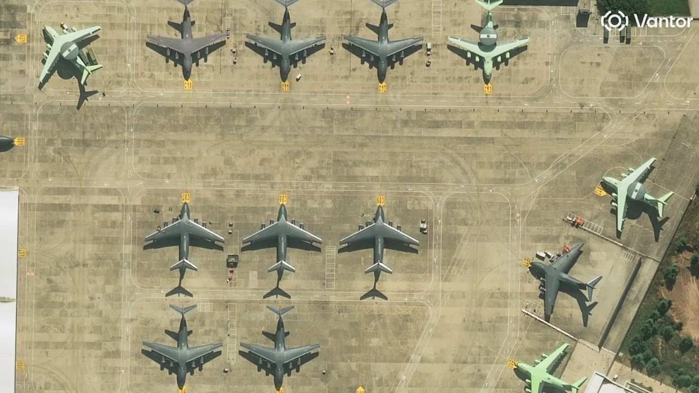Çin'de Dört KJ-3000 Radarlı Jet: Seri Üretime İşaret
