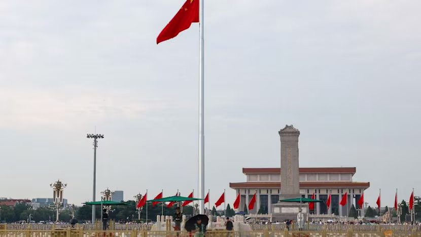 Çin, eski Başbakan Zhu Rongji'nin cenazesi için bayrakları yarıya indirdi