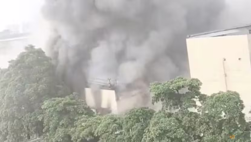 Çin'in Foshan kentinde tekstil fabrikasında yangın: 8 ölü