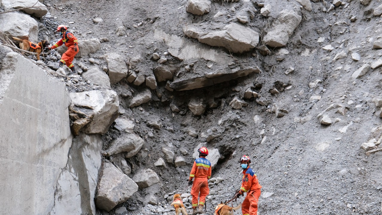 Çin-Nepal deprem felaketi: Kurtarma çalışmaları hız kazandı, ölü sayısı 1000'e yaklaştı